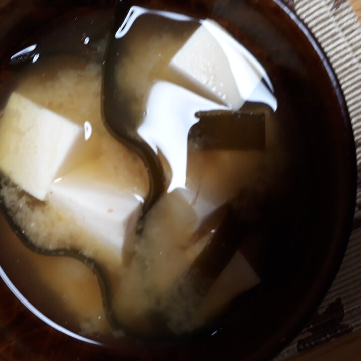 乾燥昆布と絹豆腐のお味噌汁 レシピ 作り方 By るもちゃん 楽天レシピ 乾燥昆布と絹豆腐のお味噌汁 レシピ 作り方 By るもちゃん 楽天レシピ